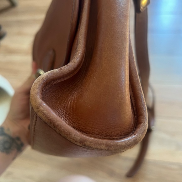 Vintage brown leather cross body satchel - Picture 3 of 6